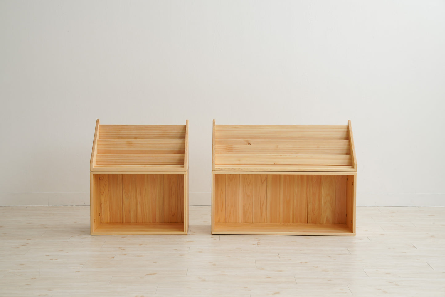 【童話館コラボ】選べる絵本たてと絵本のセット