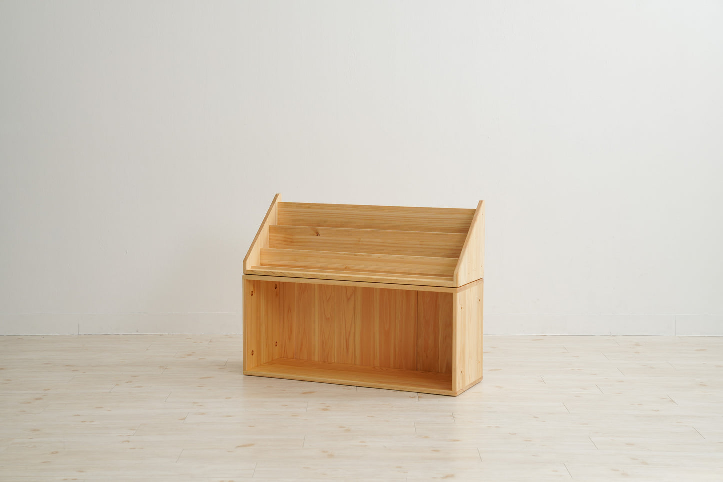 【童話館コラボ】選べる絵本たてと絵本のセット