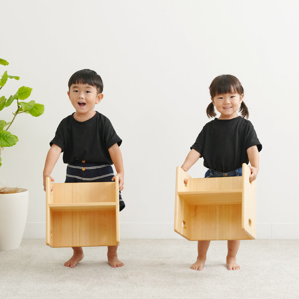 6ヶ月から使える子育て家具セット｜変化いす・花テーブル・可動式の棚