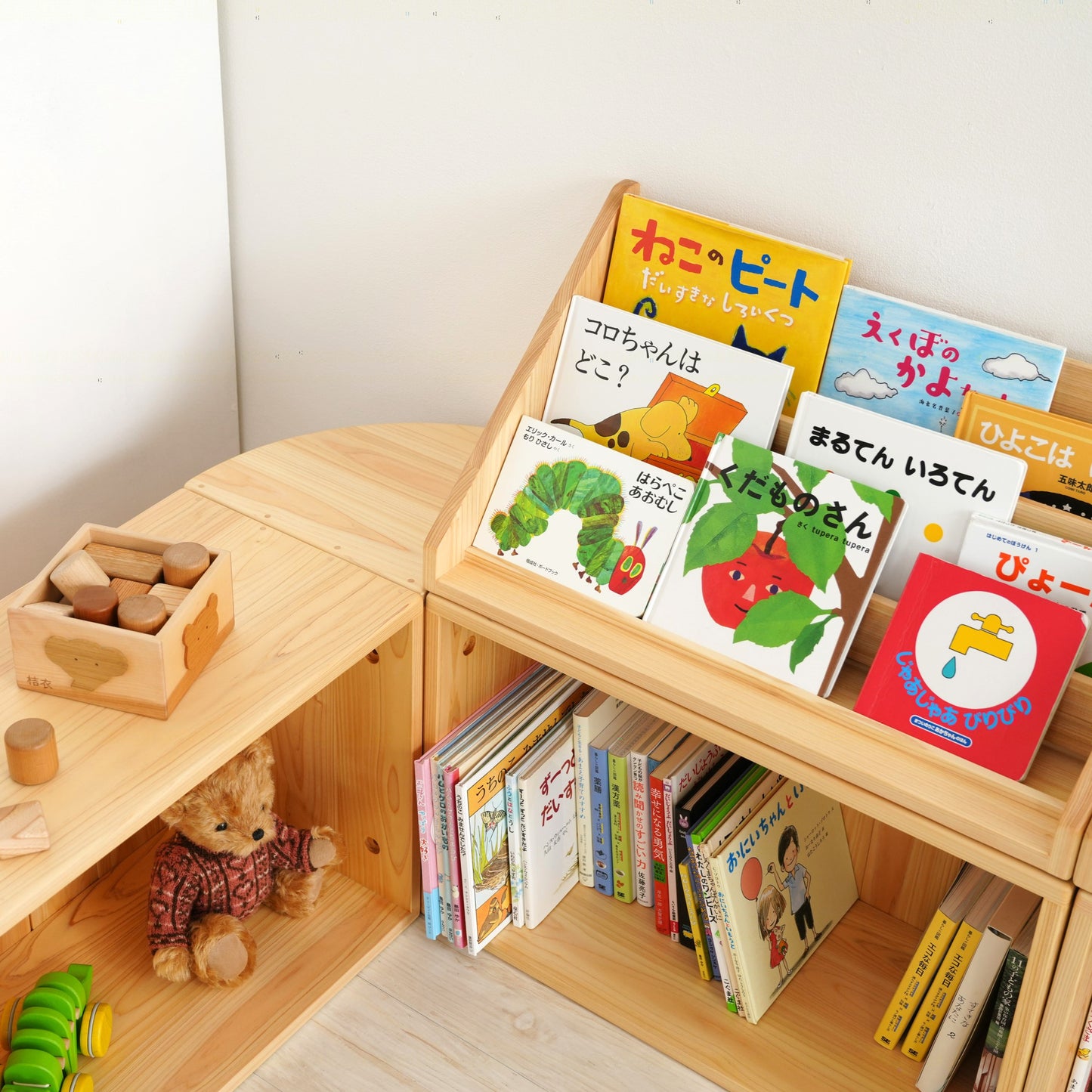 Morimori Toys and Picture Book Shelf Series 