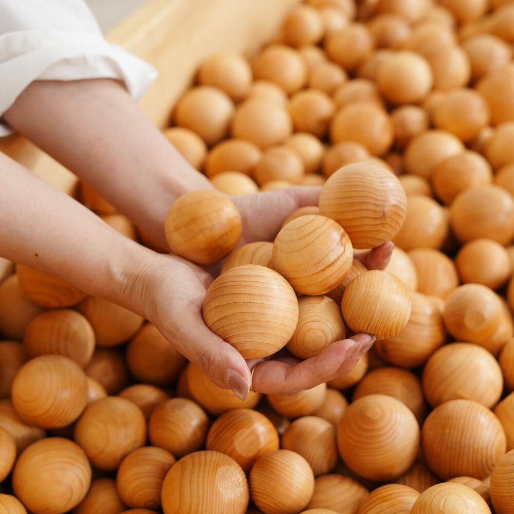 Wooden ball pool 