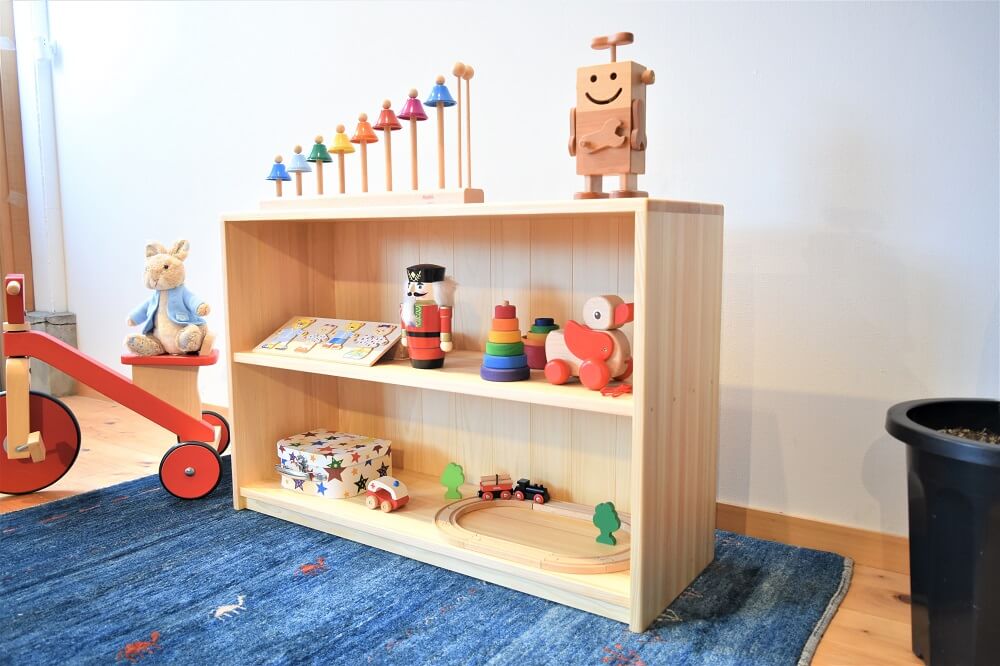 木製保育園おもちゃ棚