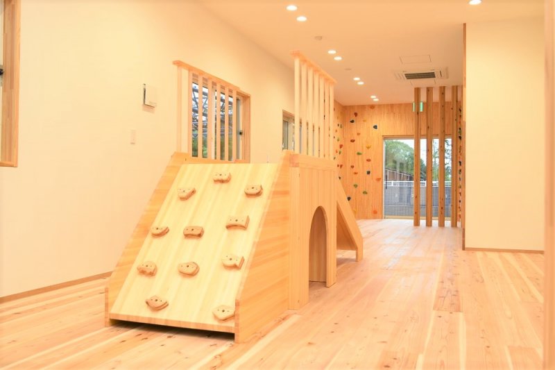 木製滑り台　室内遊具　保育園