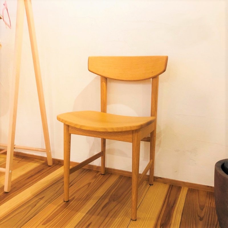 チェア　木の椅子