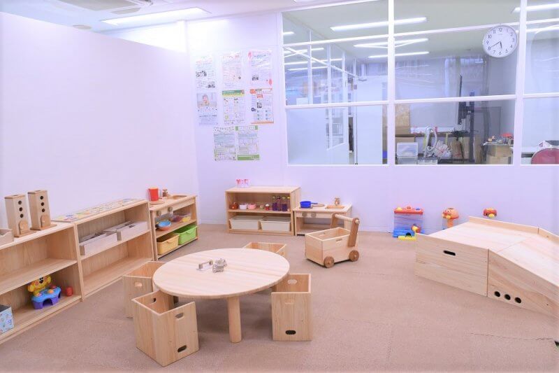 ひろしまnpoセンター　レンタルサービス　保育園遊具　木製家具子育てオープンスペースつばさ
