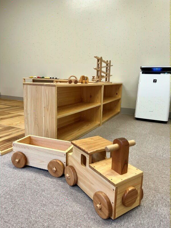 玩具棚
木製家具
保育園遊具
保育園家具