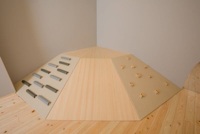木製滑り台
木製アスレチック遊具